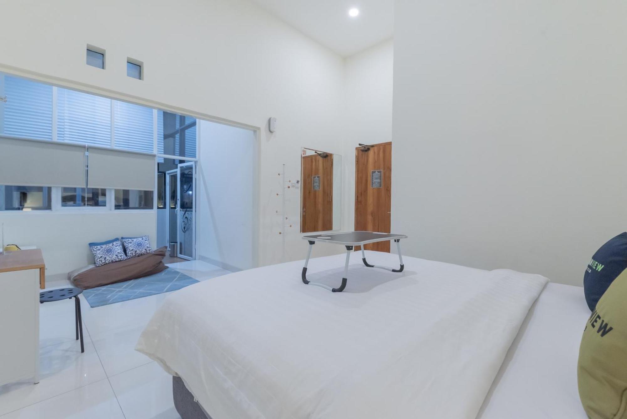 Urbanview Darmo Residence Bandung Exterior foto