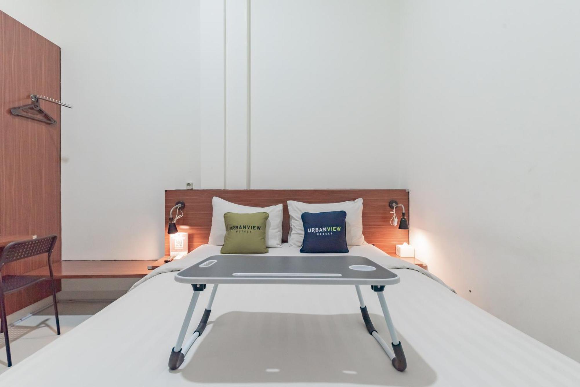 Urbanview Darmo Residence Bandung Exterior foto