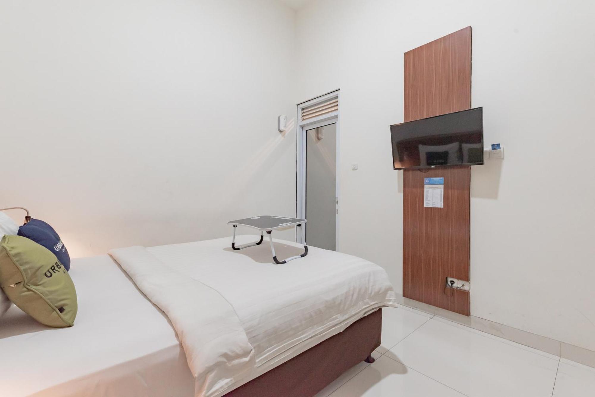 Urbanview Darmo Residence Bandung Exterior foto