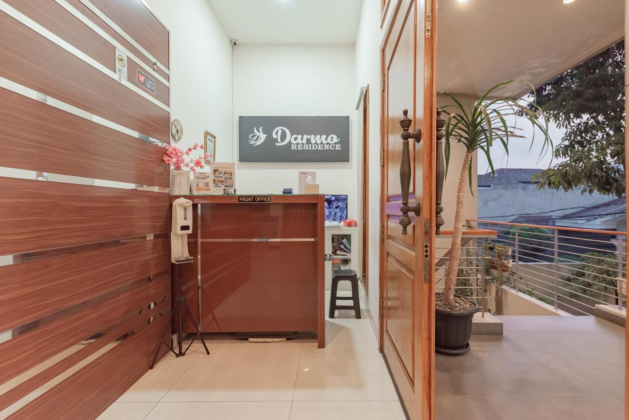 Urbanview Darmo Residence Bandung Exterior foto