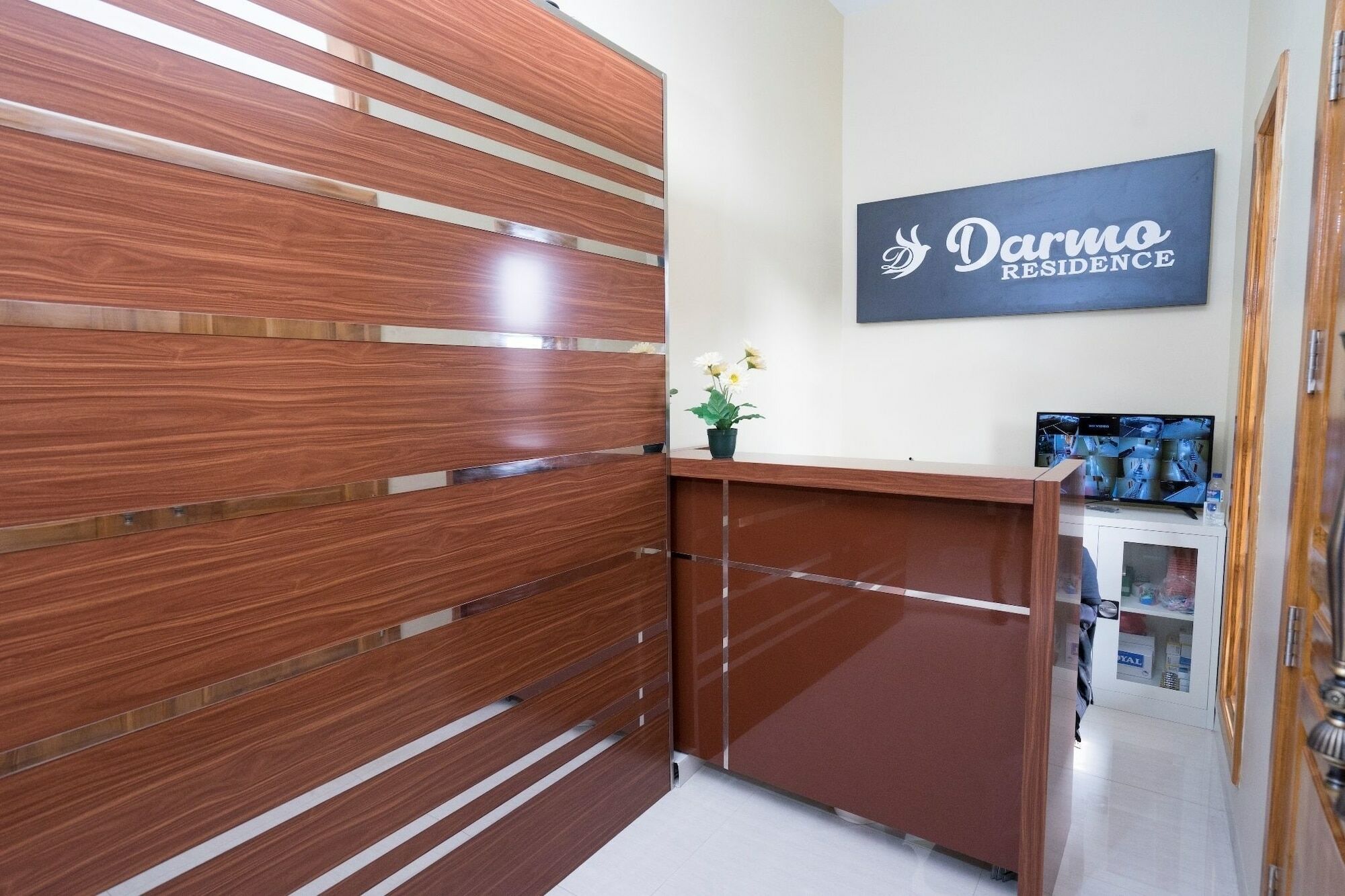 Urbanview Darmo Residence Bandung Exterior foto